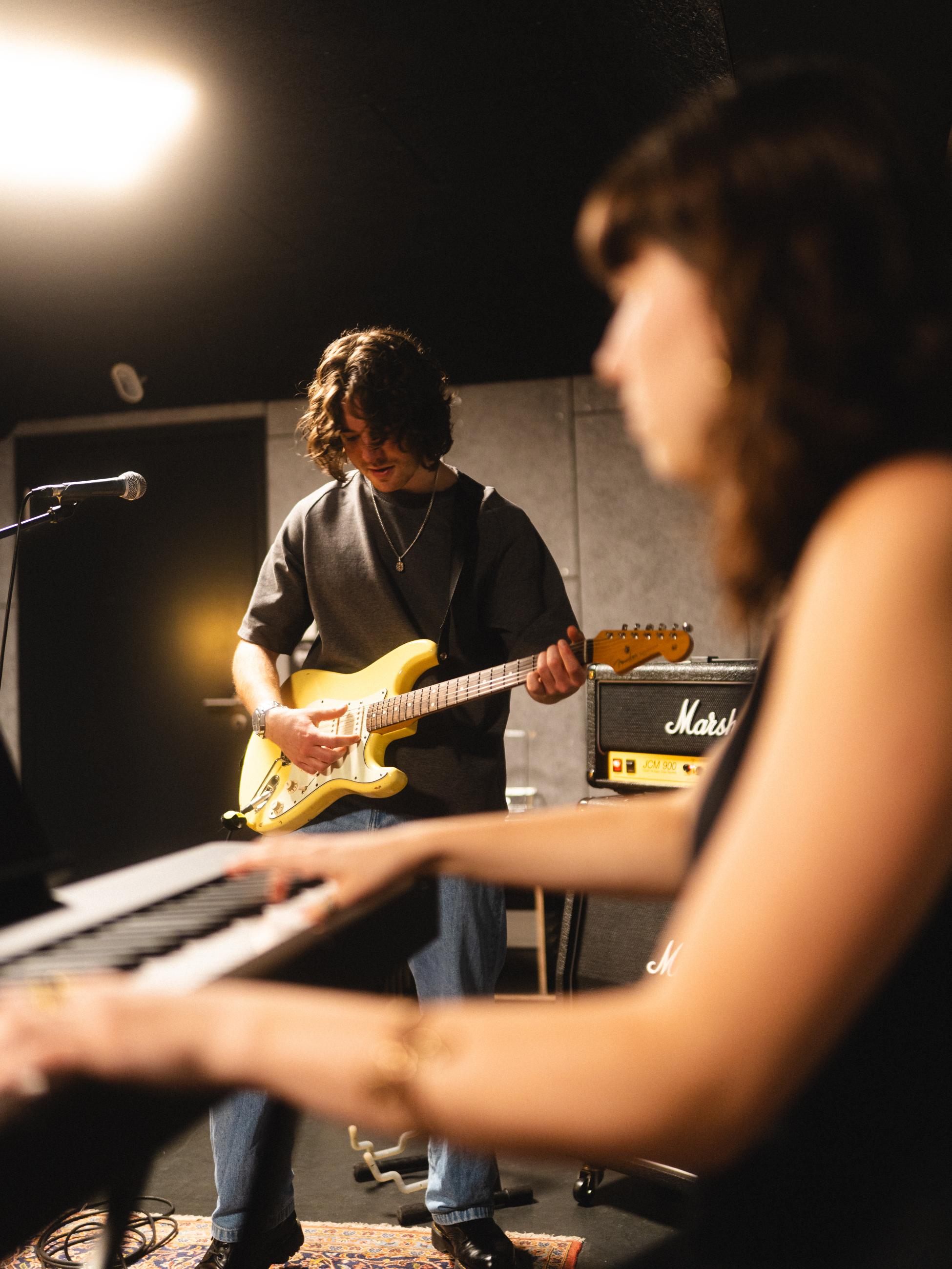 nR_slideshow_practicing Session in Room 11