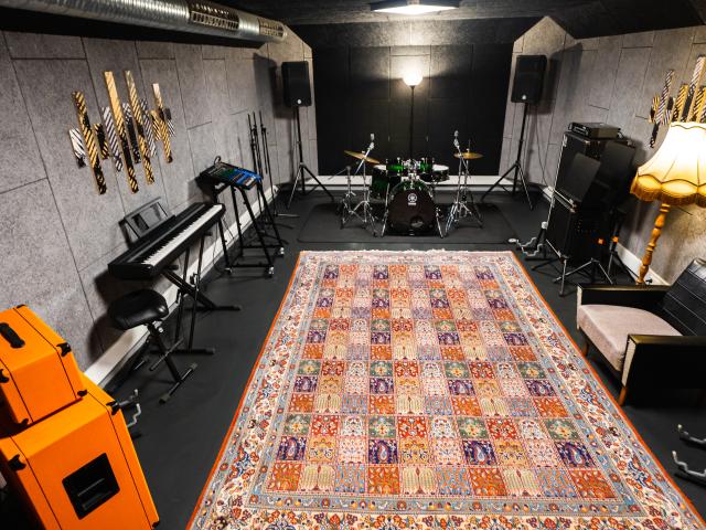 Room 13 - Pro
