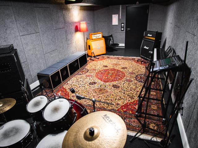 Room 12 - Pro
