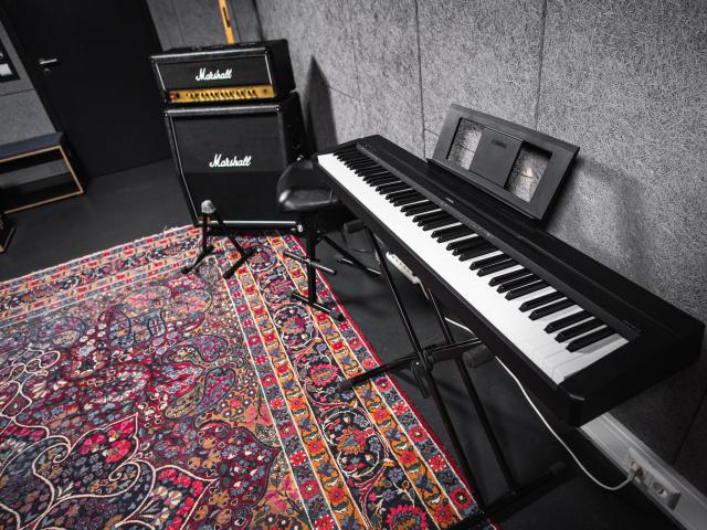 Room 16 - Pro